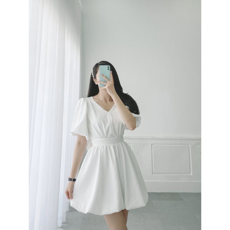 Đầm WONDERHOUSE cổ tim cột nơ sau | BigBuy360 - bigbuy360.vn