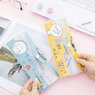 Bộ 4 thước kẻ trong suốt.
