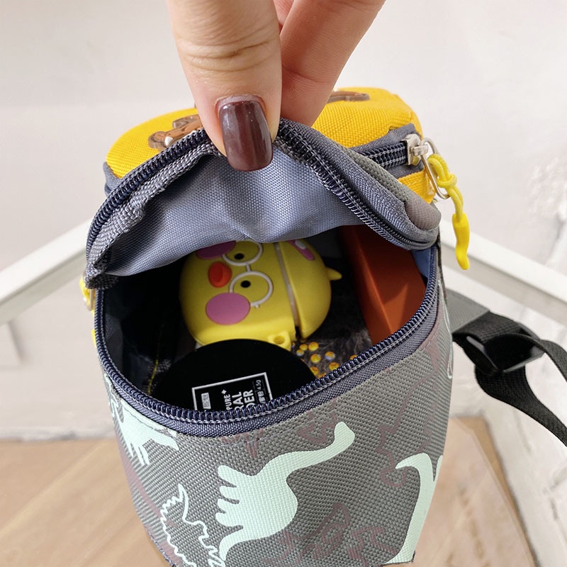 Túi đeo chéo họa tiết khủng long năng động thời trang