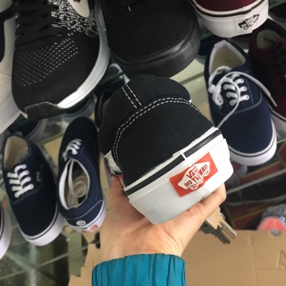 Giày học sinh cá mập