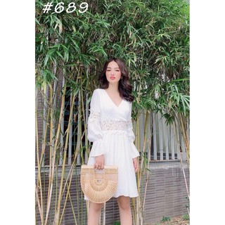 Đầm tiểu thư tay dài phối ren trắng nhẹ nhàng .
