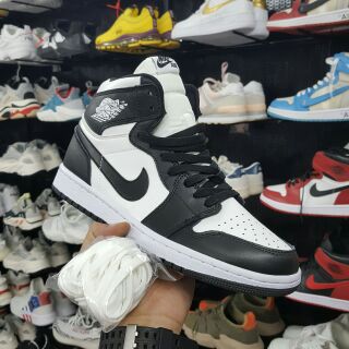 Jordan 1 đen trắng