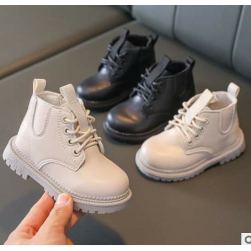 giày boot bé trai