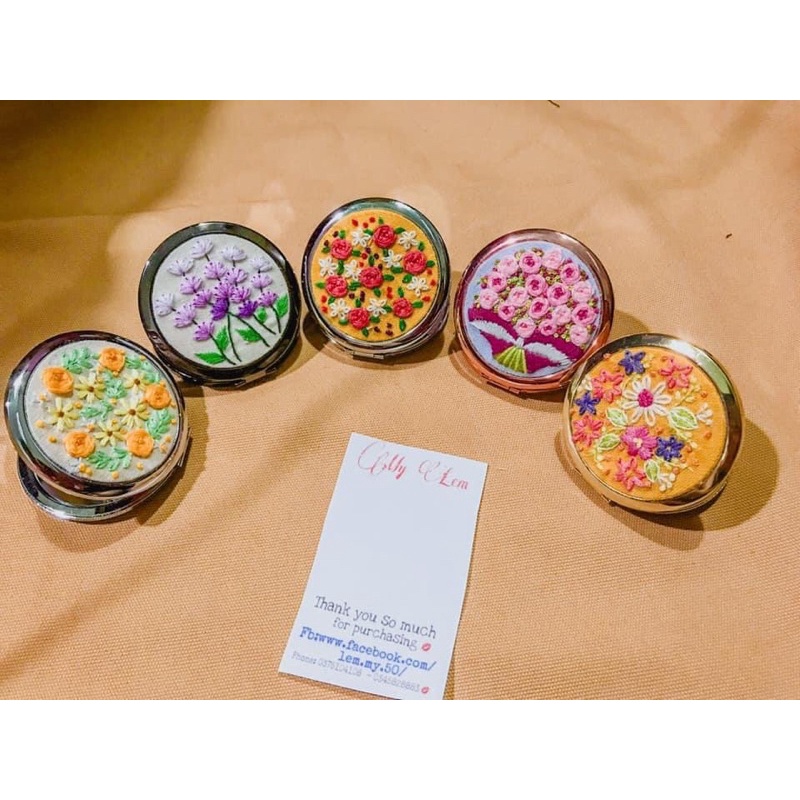 Gương thêu tay