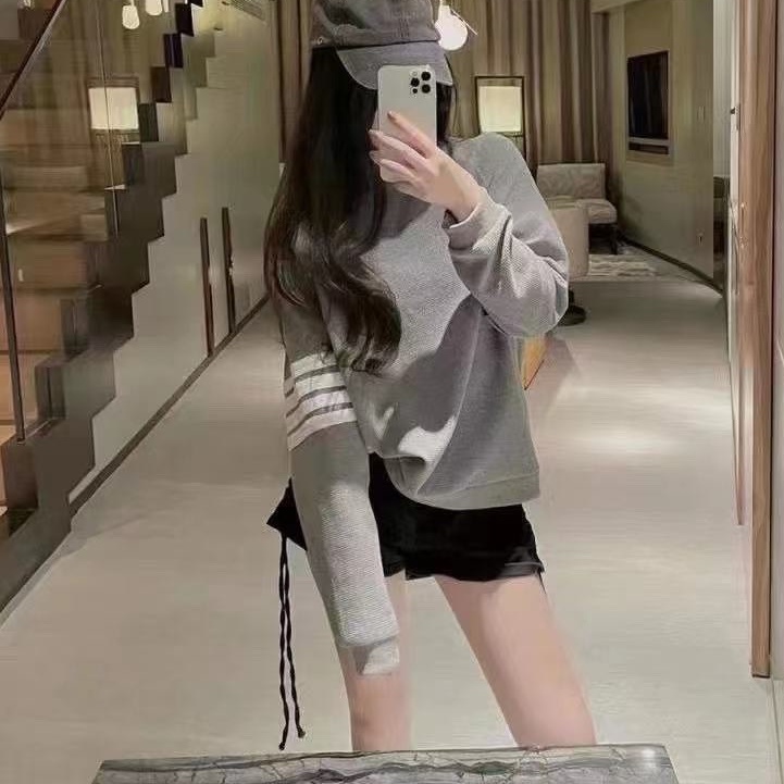 Áo nỉ Thom Browne chất siêu mềm mịn hot nhất Thu - Đông 2021 183LX-3200216