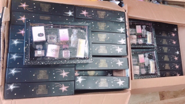 Set nước hoa mini và xịt thơm Victoria's Secret "Best-Of" Limited Gift Set (Phiên bản giới hạn) | BigBuy360 - bigbuy360.vn