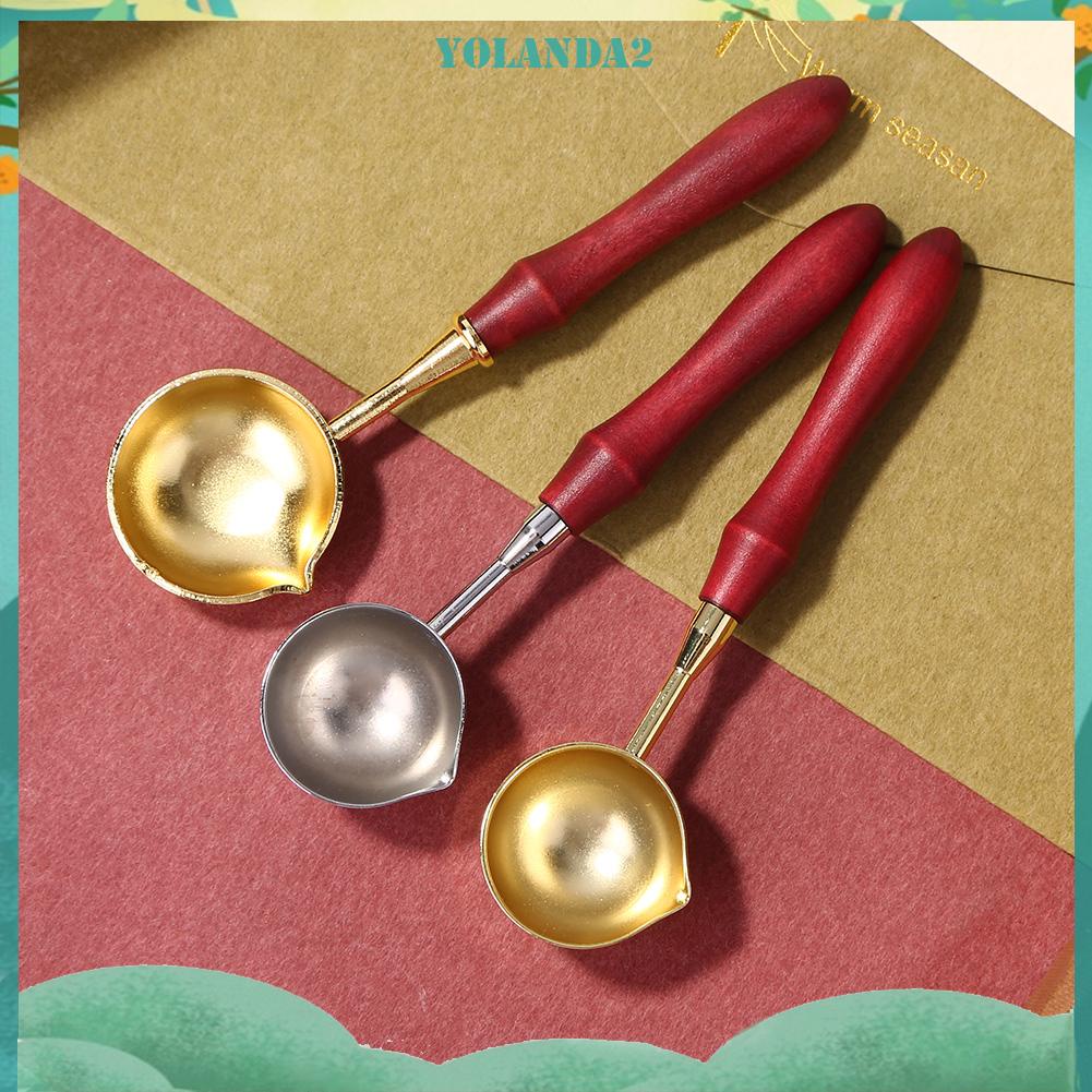 Muỗng nấu chảy sáp cán gỗ tiện dụng