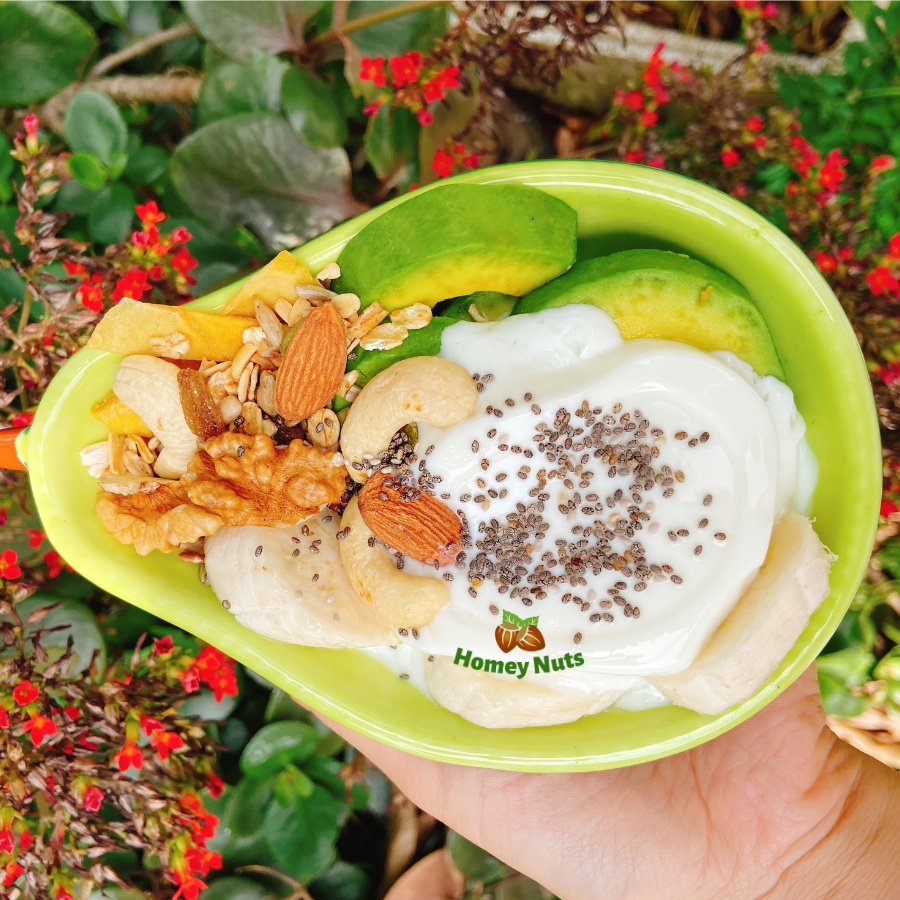 Ngũ cốc ăn kiêng, Granola giảm cân mix 8 loại hạt dinh dưỡng và hoa quả sấy, hoàn toàn không đường, nướng mới hàng ngày