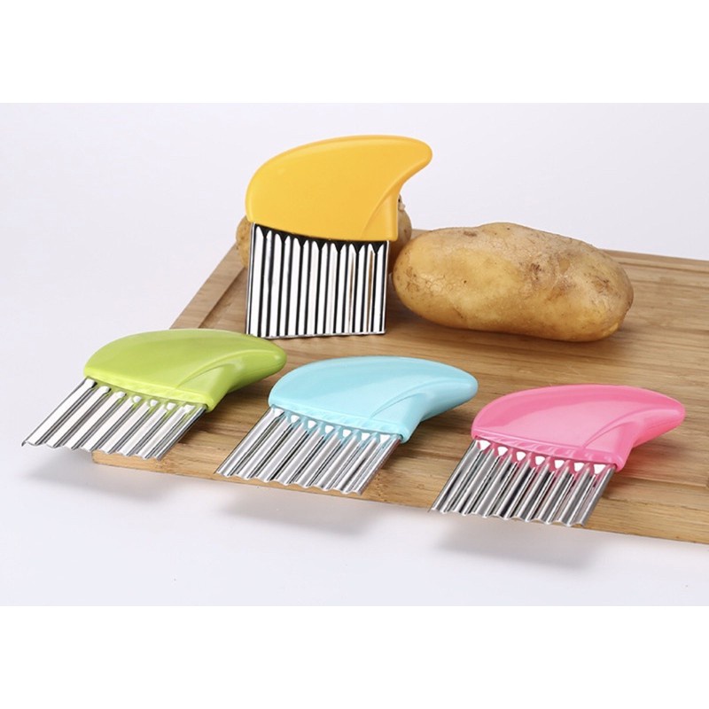 [MÀU NGẪU NHIÊN]Dao cắt lượn sóng cắt rau hoa quả tiện lợi cho bé ăn dặm- ĐƠN GIẢN, DỄ SỬ DỤNG