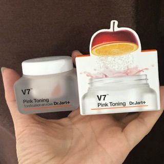 Kem dưỡng trắng da V7