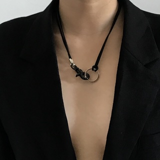 Choker dây da phối móc khoá cá tính