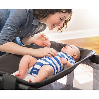 Giường cũi trẻ em Joie Commuter Change Travel Cot