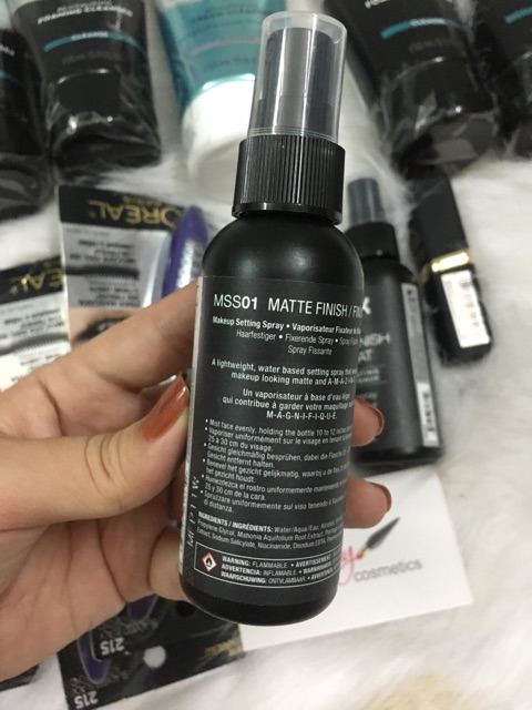 Xịt khóa lớp trang điểm NYX Mattee Finish Fini Mat | BigBuy360 - bigbuy360.vn