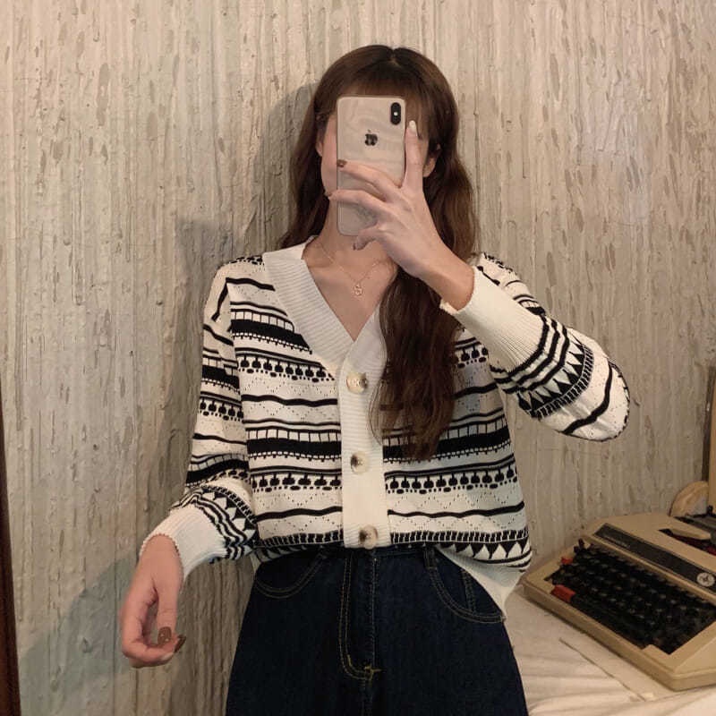 Áo cardigan Dệt Kim Mỏng Dáng Rộng Cổ Chữ V Kẻ Sọc Thời Trang Thu Đông Hàn Quốc Mới