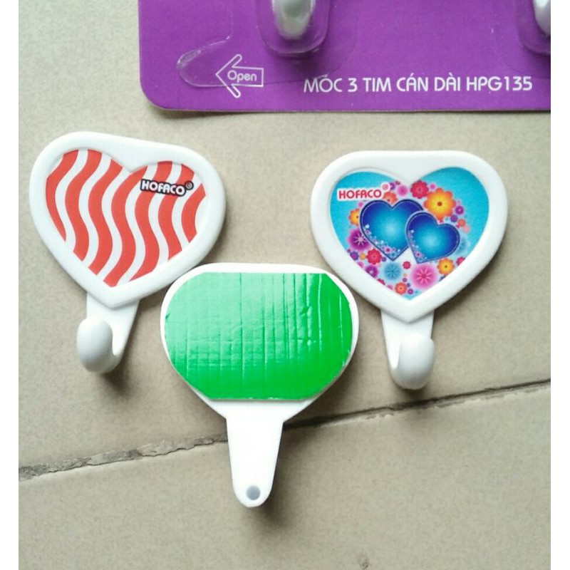 Vỉ 3 móc dán tường Tim cán dài Hofaco HPG135