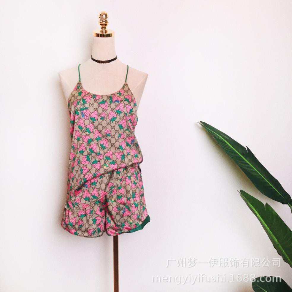 Bộ ngủ lụa yếm dâu hàng cao cấp