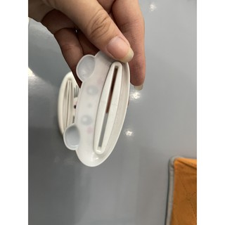Dụng Cụ Kẹp Kem Đánh Răng Hình Thú