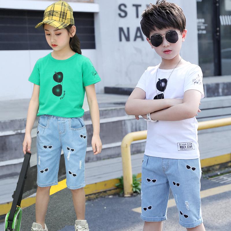 Bộ quần áo gồm 2 món áo thun + quần jean dành cho trẻ em nam nữ