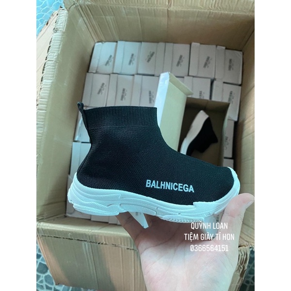 Bốt len Baliciaga mềm mại nhẹ nhàng chống trơn trượt cho bé trai bé gái