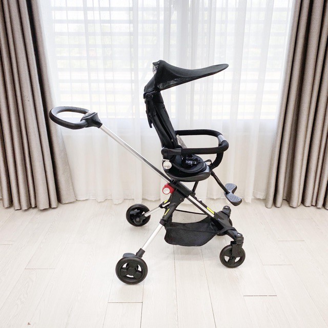 Xe đẩy đảo chiều cao cấp Tomorrow TW-0205 đi du lịch