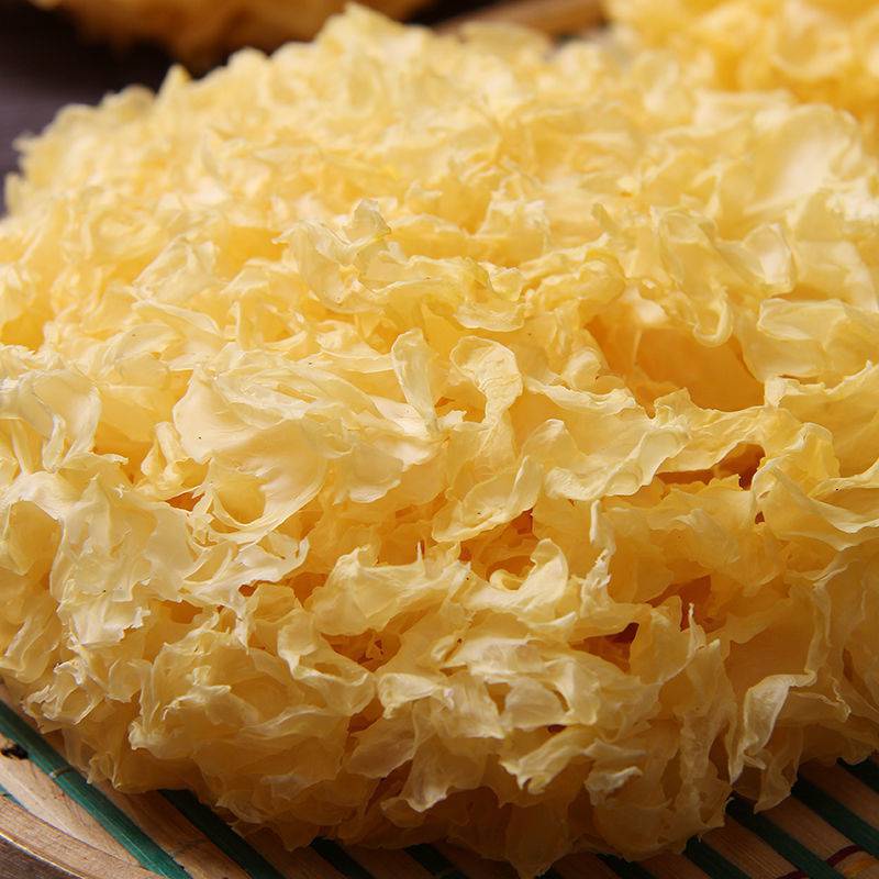 Nấm Tuyết Khô 100g Nguyên Bông Và Cắt Mảnh