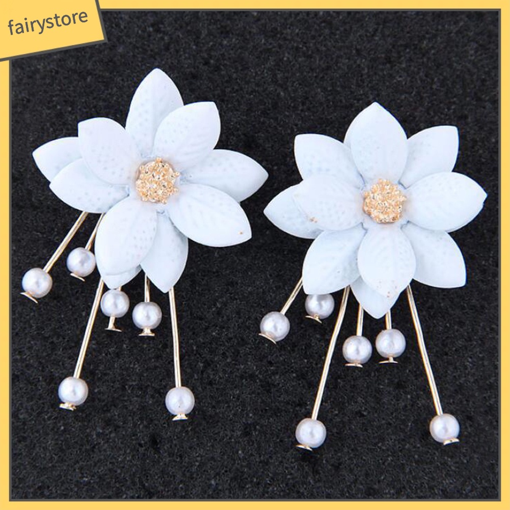 Bông Tai Hình Cánh Hoa Đính Ngọc Trai Giả Xinh Xắn