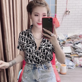 Áo sơ mi nữ chữ tay ngắn hai màu trắng đen