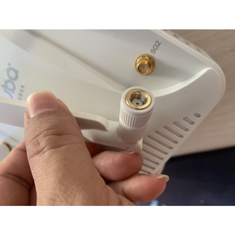 Bộ phát wifi Aruba 228 - kèm 6 anten, poe AT