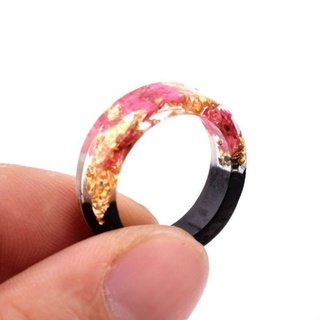 Khuôn silicon đúc nhẫn Resin thủ công.