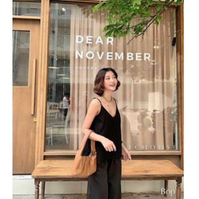 ÁO 2 DÂY LỤA cổ V mix vô số đồ siêu xinh màu trắng đen da nâu xanh tím, Áo 2 dây lụa mặc với vest blaze quần ống rộng