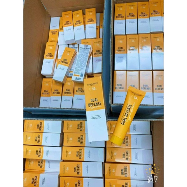 KEM CHỐNG NẮNG VẬT LÝ DUAL DEFENSE SUNSCREEN SPF 50 PA+++ ( 30g ) | BigBuy360 - bigbuy360.vn