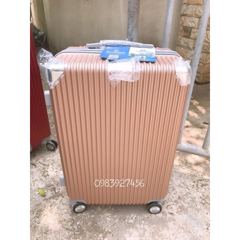 Vali nhựa 841 size 20-24  chính hãng Hùng Phát , chống xước, chống va đập, góc và tay đẩy bằng inox không rỉ