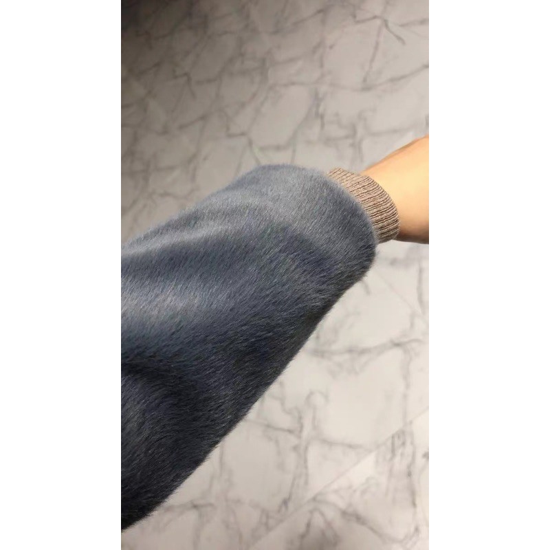 Áo khoác lông mịn Uniqlo còn size L màu như ảnh | BigBuy360 - bigbuy360.vn