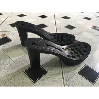 Đế gót vuông cao 9cm móc giày len