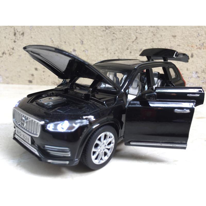 Mô hình xe VOLVO XC90  1:32