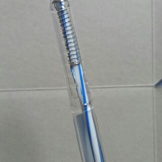 BÚT BI XANH, ĐEN (1 BÚT)