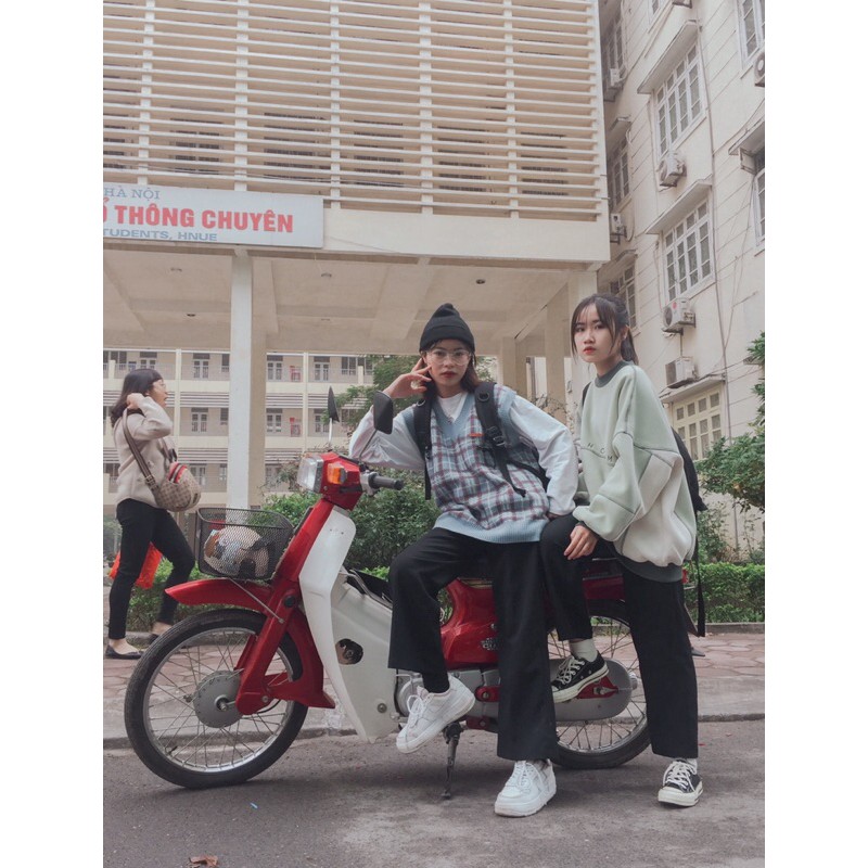 Áo gile len họa tiết caro màu xanh dương phong cách vintage