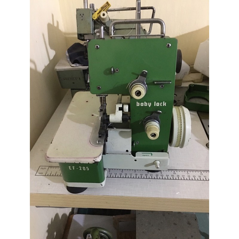 Máy vắt sổ 2 chỉ nhật