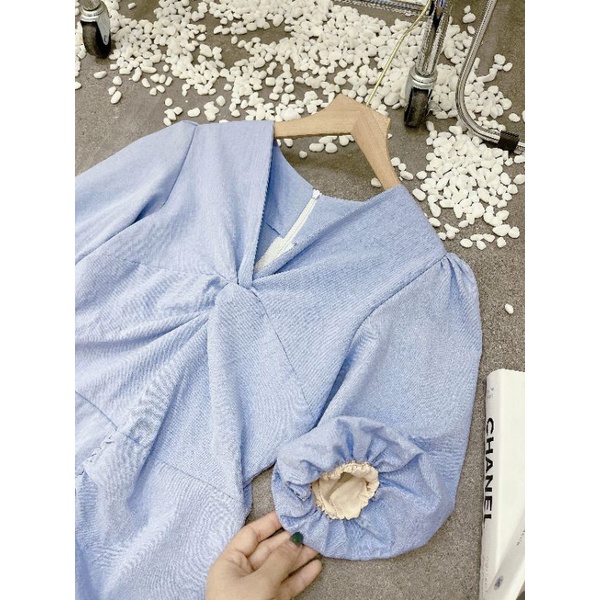 Váy tiểu thư dúm đuôi cá xoè dáng dài dễ thương.Đầm xanh chất đũi nhẹ mát, tay bồng 2 lớp.