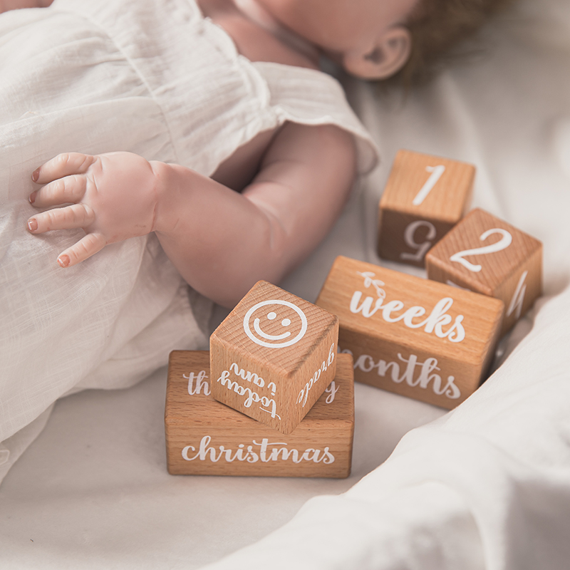 Bộ đồ chơi lắp ghép Mamimamihome gồm 6 khối đánh dấu những giai đoạn phát triển của bé