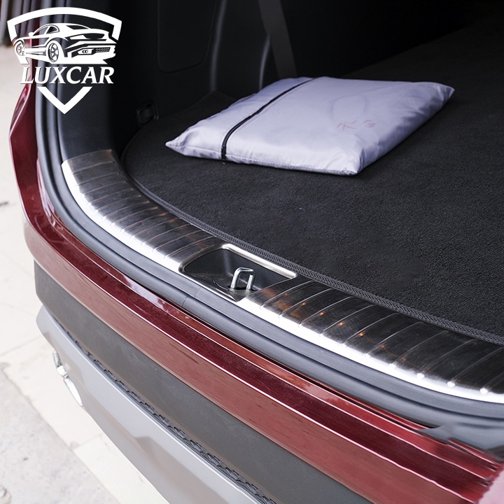 Ốp chống trầy cốp xe HYUNDAI SANTAFE - Chất liệu INOX, TITAN cao cấp LUXCAR
