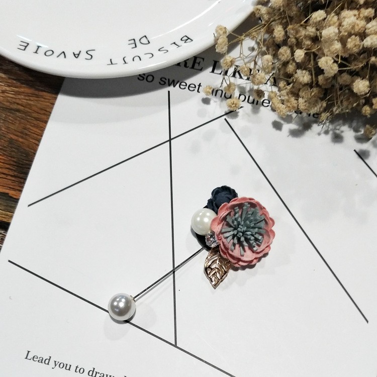 Cài áo hoa đính ngọc trai