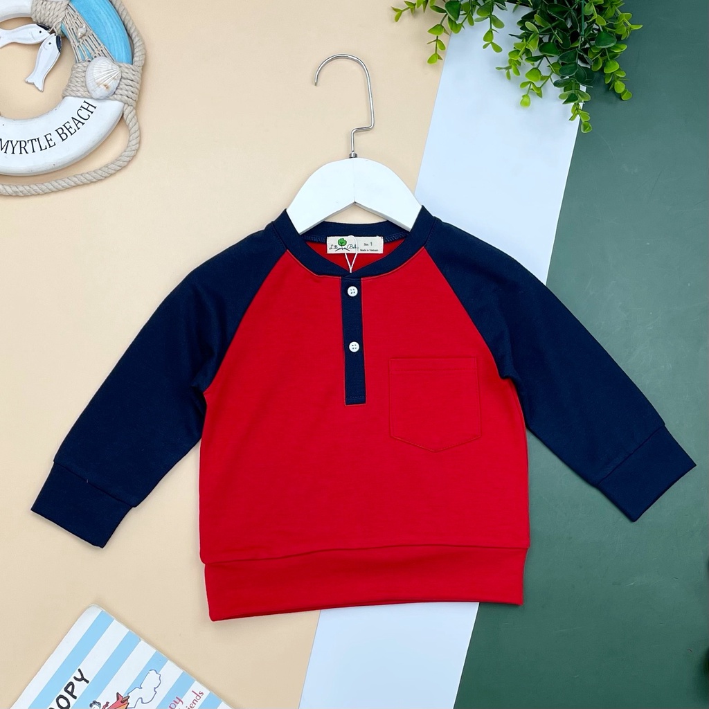 Áo nỉ mỏng cổ trụ hai cúc phối tay cotton thu đông bé trai size 1-6, cho bạn từ 10-20kg. Chất nỉ mềm, nhẹ, kiểu dáng đẹp