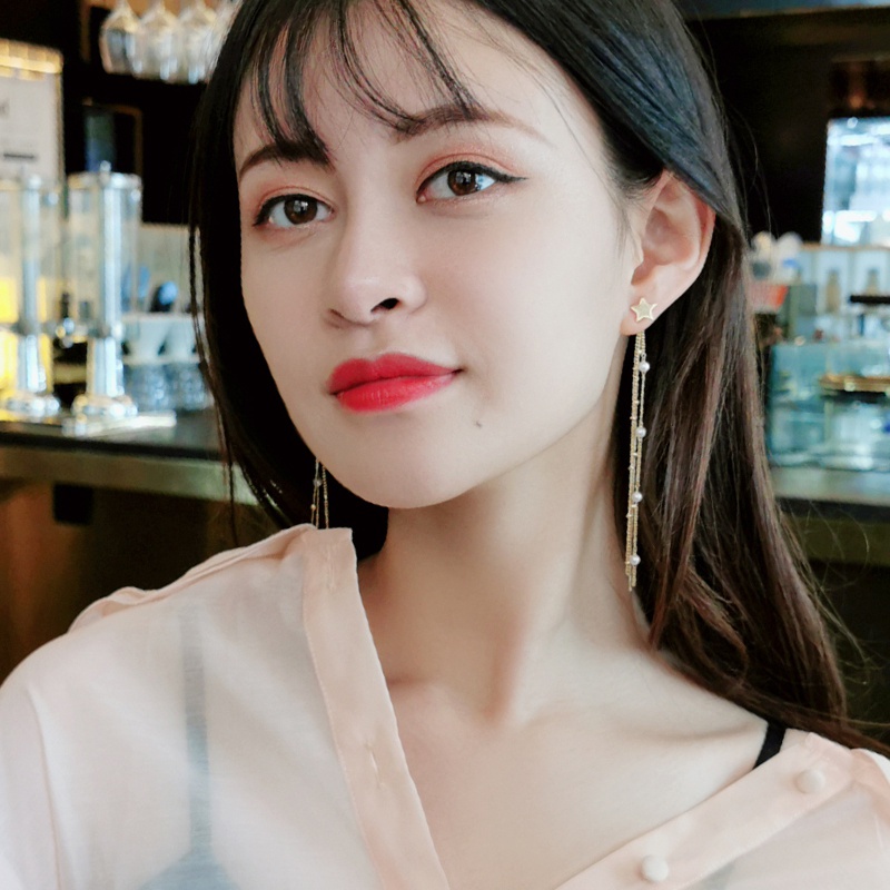 Khuyên tai tua rua dài phong cách Hàn Quốc