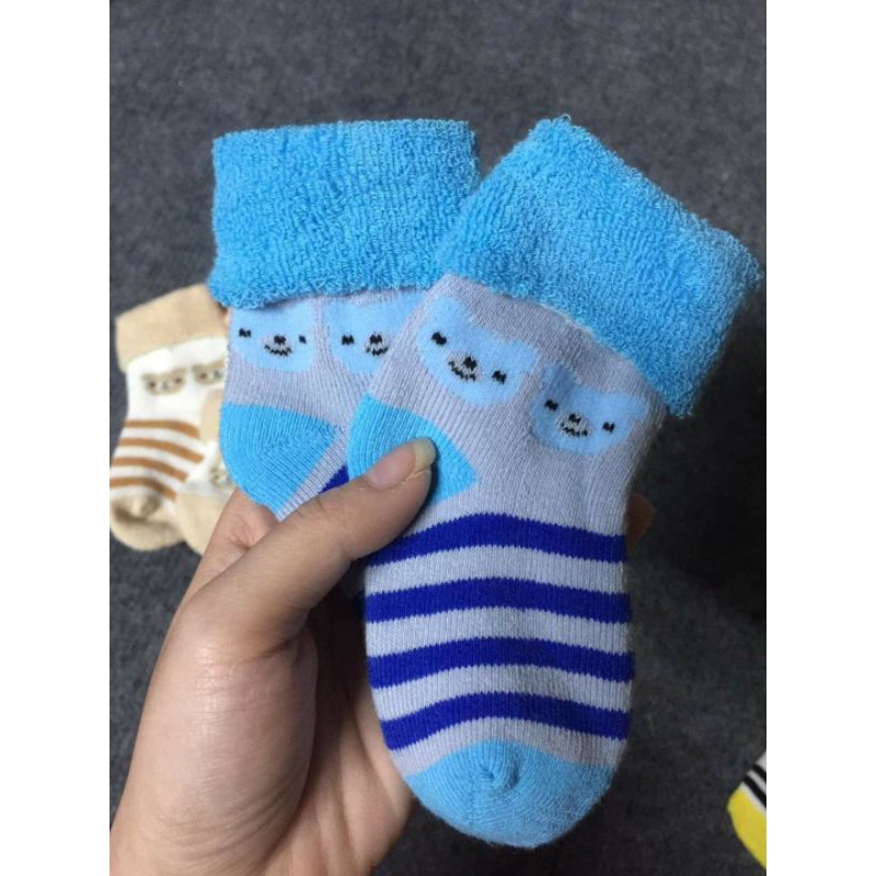 Tất xù ấm chân cho bé