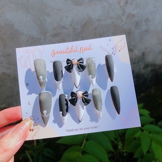 NAIL BOX Thiết kế móng giả tự gắn bằng thủ công, vừa đẹp vừa thuận tiện.
