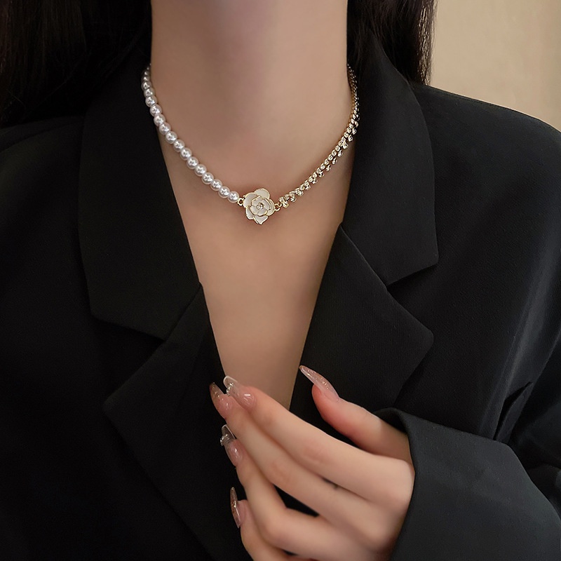 Vòng Cổ choker Đính Hoa Chi Trà Và Ngọc Trai Sang Trọng Thời Trang