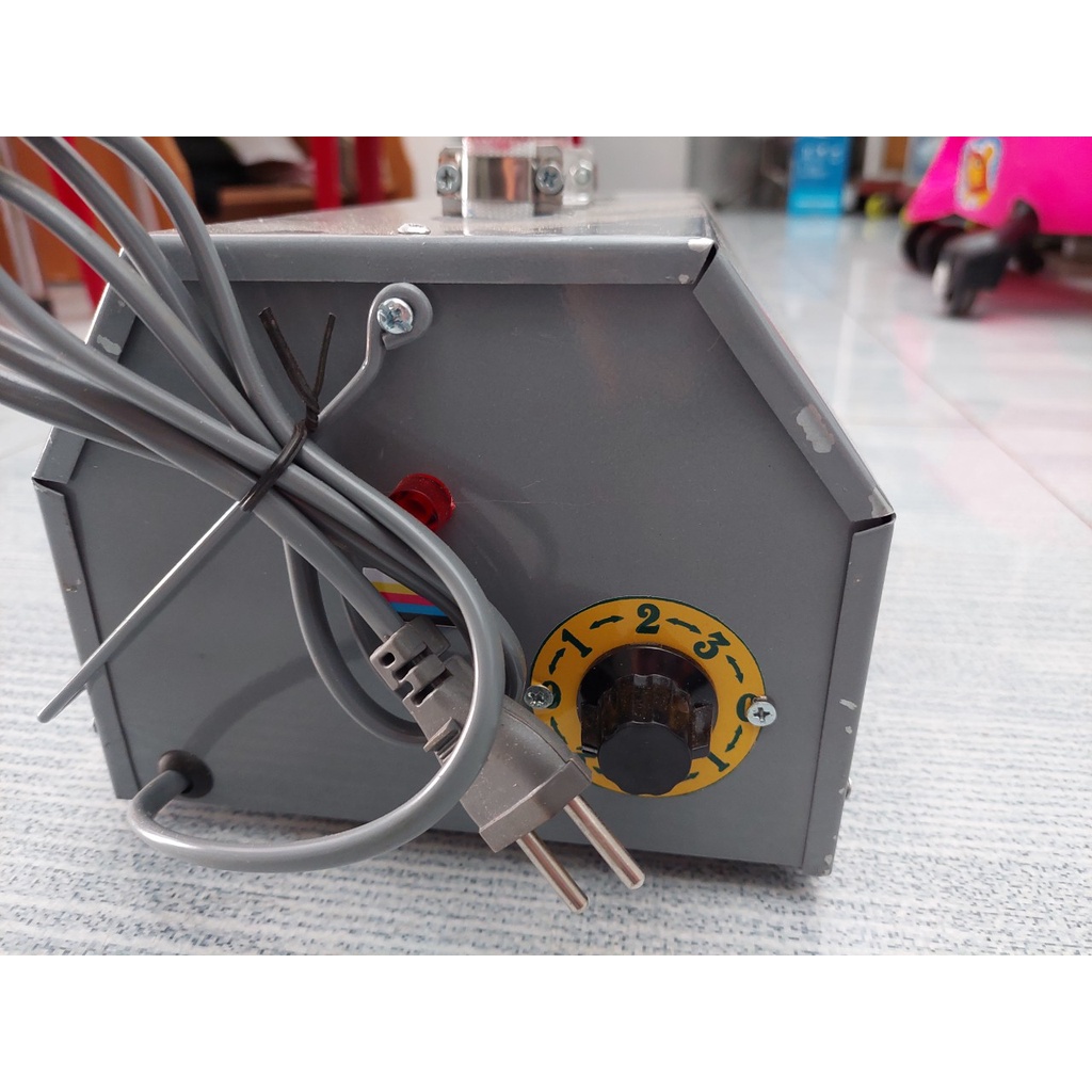 Máy hơ mỏ gà, máy cắt mỏ gà bán tự động có tích hợp quạt