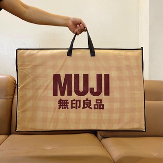 MỘT ĐÔI GỐI BÔNG MUJI MÀU KẺ SANG CHẢNH