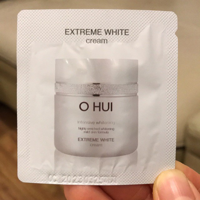 Gói kem trắng da Ohui và chống lão hóa OHUI Extreme White Cream Snow vitamin - gói 1ml , date siêu dài 2024